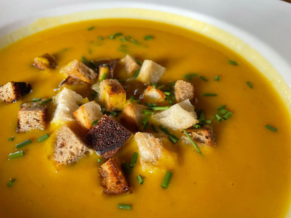 Rezept | Kürbis-Kokos-Suppe - Ramona Weyde