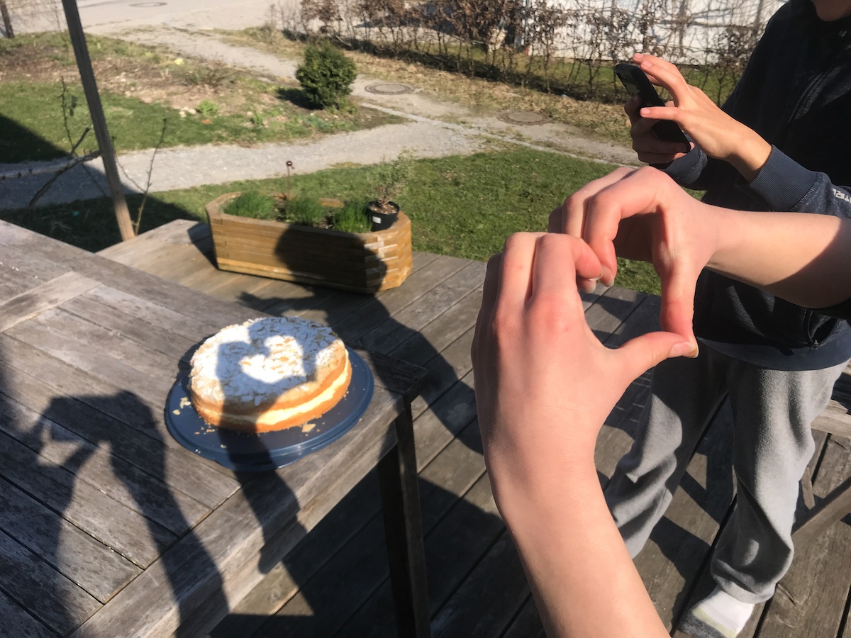 Rezept | Schneller Bienenstich - Ramona Weyde