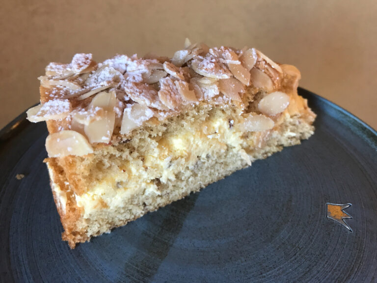 Rezept | Schneller Bienenstich - Ramona Weyde